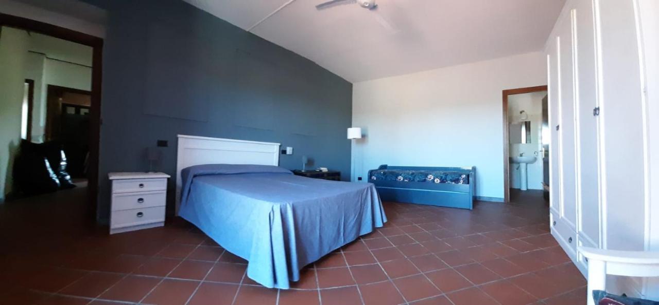 Agriturismo Calendiluna Luni Εξωτερικό φωτογραφία