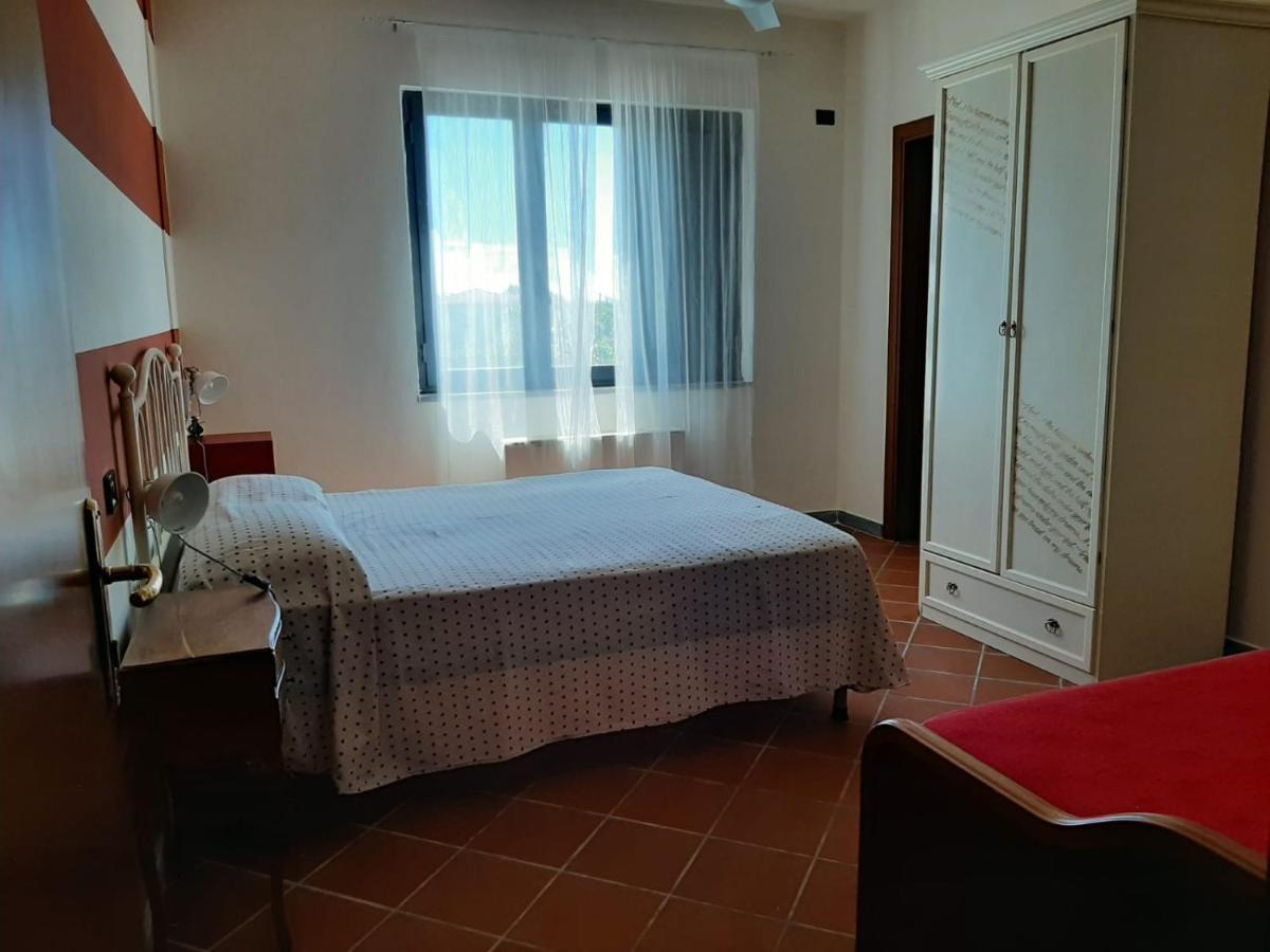 Agriturismo Calendiluna Luni Εξωτερικό φωτογραφία